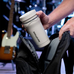 AeroPress Go Plus Travel System Kaffeebereiter mit Becher für unterwegs