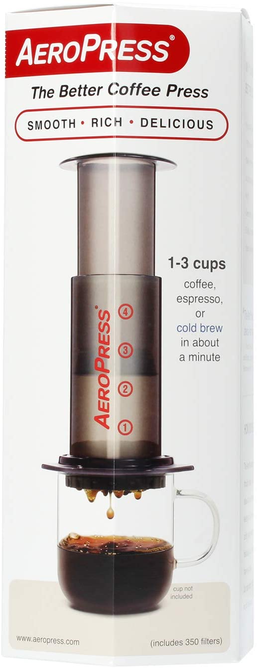 AeroPress und Kaffee im Set