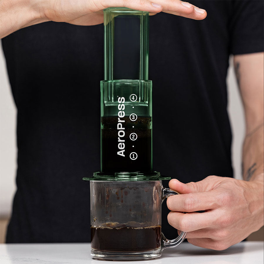 AeroPress Coffee Maker Clear Kaffeebereiter, inkl. 100 Filtern