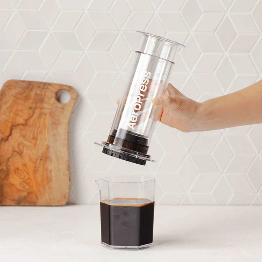 AeroPress XL Clear Coffee Maker Kaffeebereiter, inkl. Karaffe + Papierfiltern