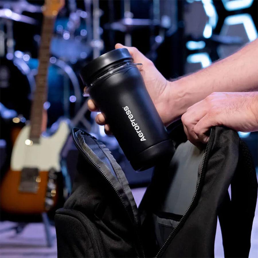 AeroPress Go Plus Travel System Kaffeebereiter mit Becher für unterwegs