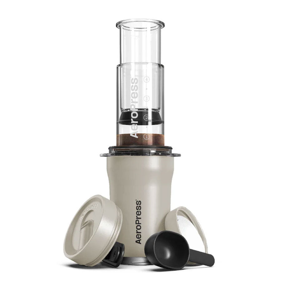 AeroPress Go Plus Travel System Kaffeebereiter mit Becher für unterwegs