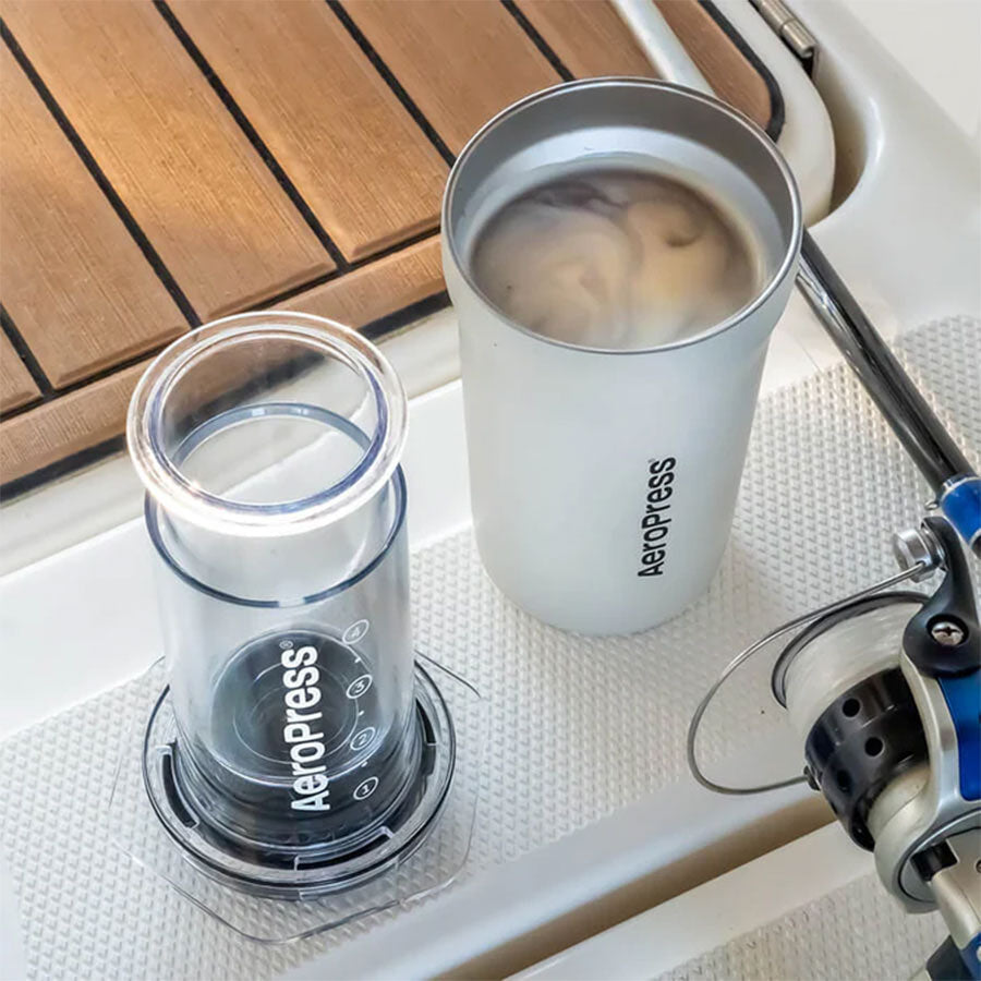 AeroPress Go Plus Travel System Kaffeebereiter mit Becher für unterwegs
