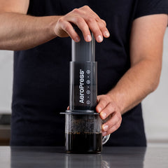 AeroPress Starter Bundle – AeroPress Kaffeebereiter + 450 Original Filter