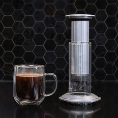 AeroPress Premium Coffee Press, Kaffeebereiter aus Glas und Edelstahl
