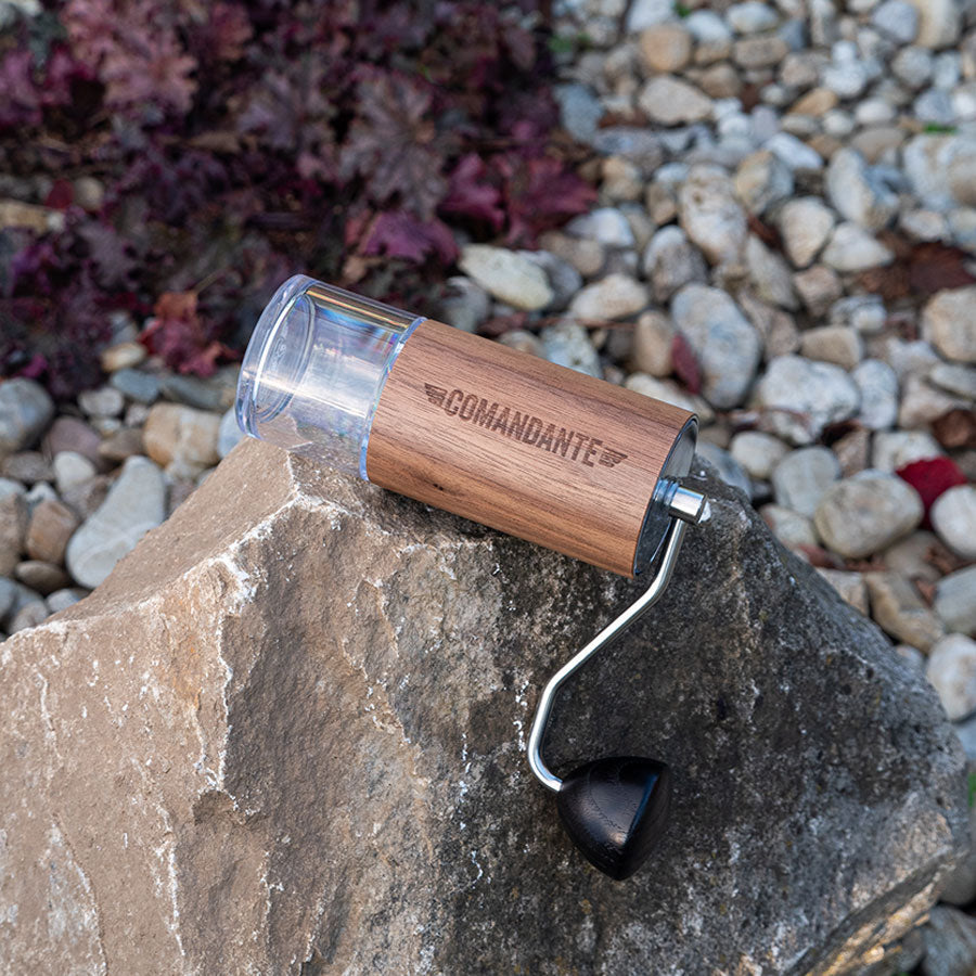 Comandante Kaffeemühle C40 MK4 Nitro Blade | Premium Wood - Virginia Walnut - B-Ware (neu, unbenutzt)