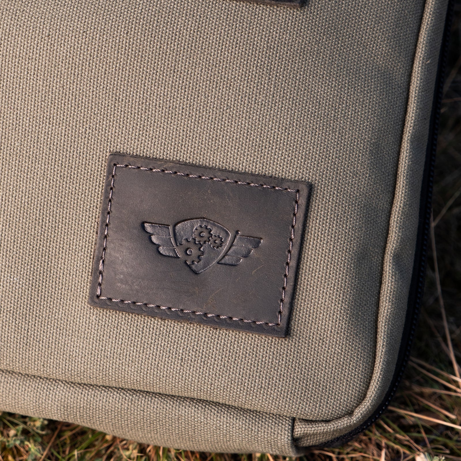 Comandante Kaffeemühle C40 MK4 Nitro Blade | Vintage Oak Classic Bundle + Travel Bag XL Forest