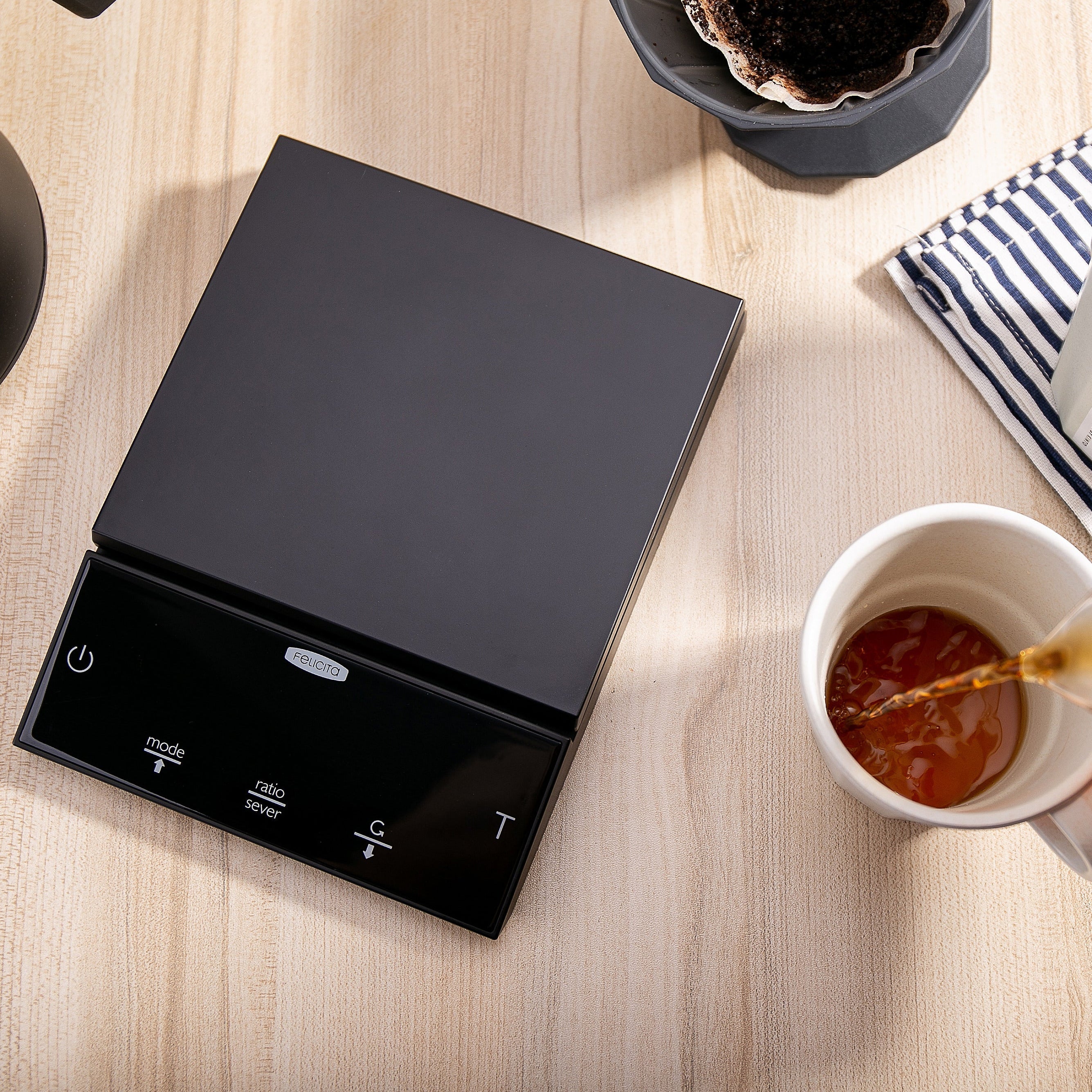 Felicita Incline Digitale Waage mit Bluetooth, schwarz