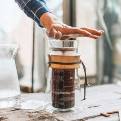 Hario French Press (doppelwandig) aus Glas mit Olivenbaumholz